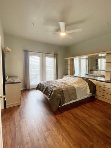 2400 Mccue Road 326, Houston, TX 77056