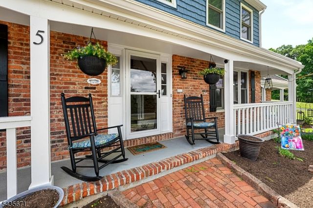 5 Jenny Jump Ct, Raritan Twp., NJ 08822