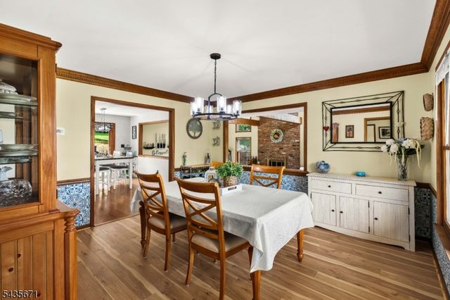 5 Jenny Jump Ct, Raritan Twp., NJ 08822