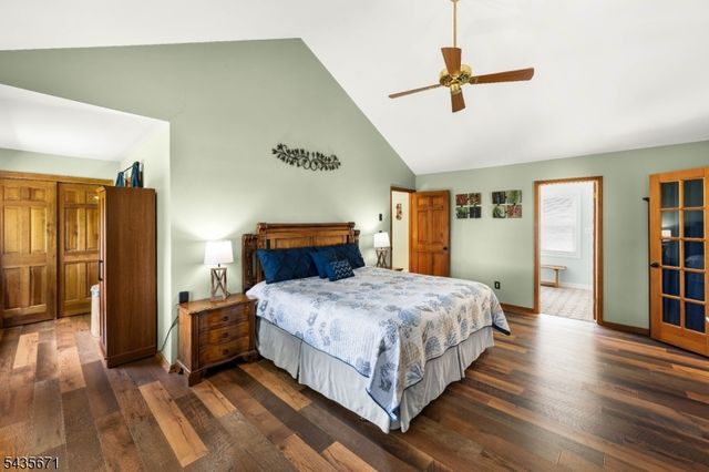 5 Jenny Jump Ct, Raritan Twp., NJ 08822
