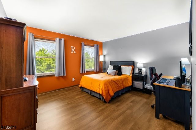 5 Jenny Jump Ct, Raritan Twp., NJ 08822