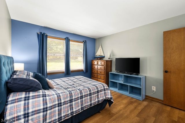 5 Jenny Jump Ct, Raritan Twp., NJ 08822