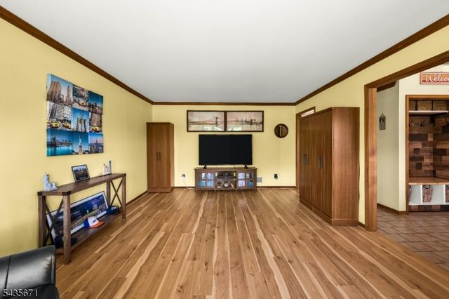 5 Jenny Jump Ct, Raritan Twp., NJ 08822