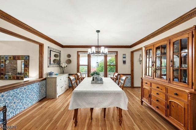 5 Jenny Jump Ct, Raritan Twp., NJ 08822