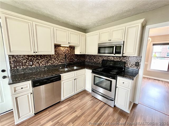 4206 Buckhurst Drive, Hope Mills, NC 28348