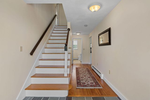 10 Briarfield Road, South Dennis, MA 02660