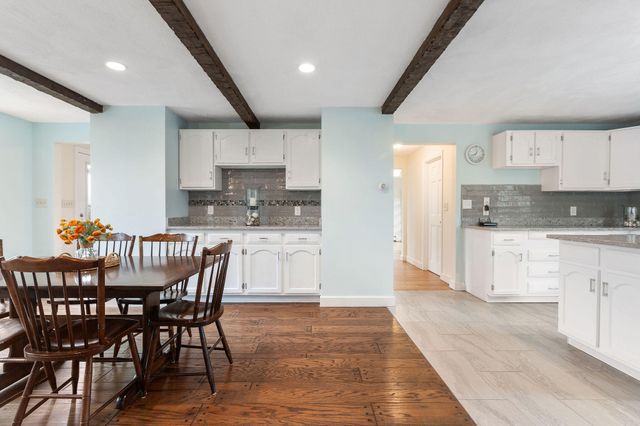 10 Briarfield Road, South Dennis, MA 02660