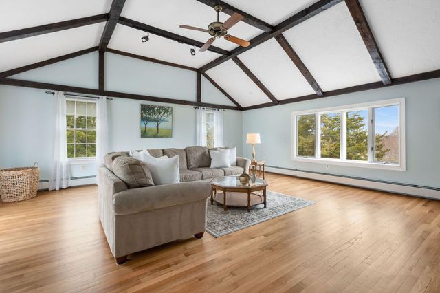 10 Briarfield Road, South Dennis, MA 02660