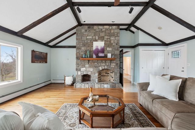 10 Briarfield Road, South Dennis, MA 02660