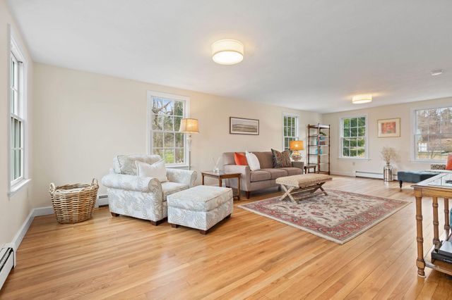 10 Briarfield Road, South Dennis, MA 02660