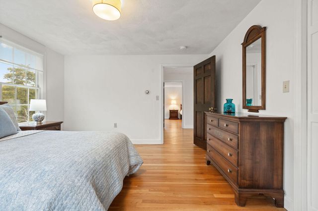 10 Briarfield Road, South Dennis, MA 02660