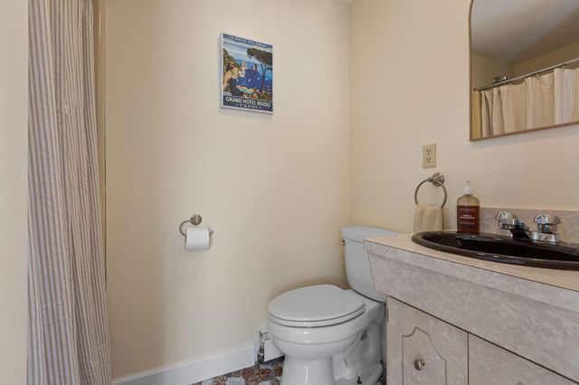 10 Briarfield Road, South Dennis, MA 02660