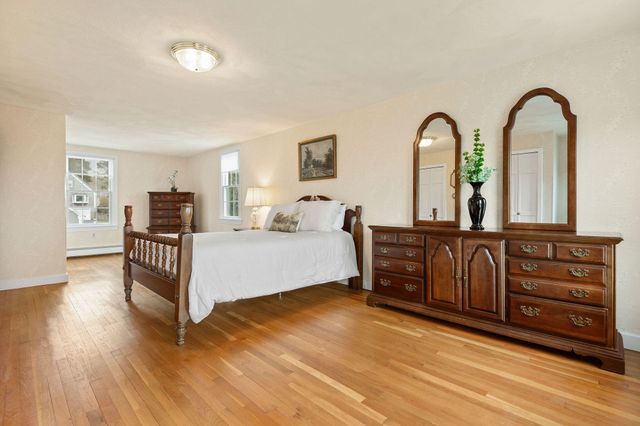 10 Briarfield Road, South Dennis, MA 02660