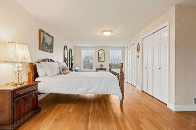 10 Briarfield Road, South Dennis, MA 02660