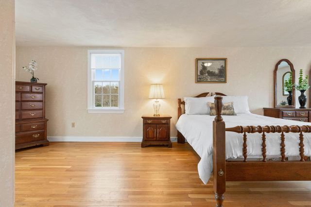 10 Briarfield Road, South Dennis, MA 02660