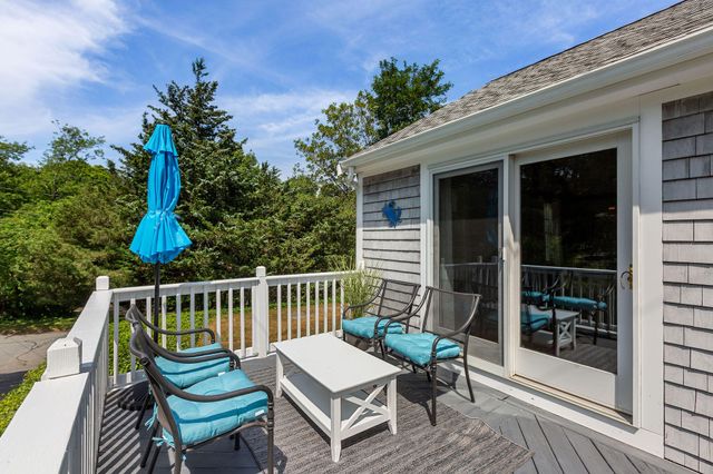 10 Briarfield Road, South Dennis, MA 02660