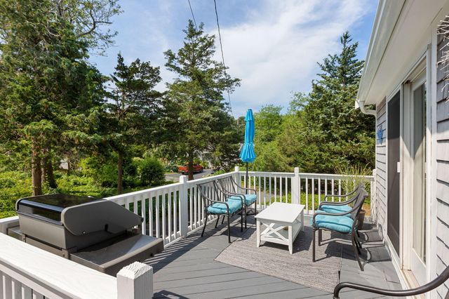 10 Briarfield Road, South Dennis, MA 02660