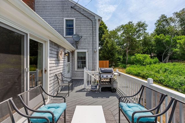 10 Briarfield Road, South Dennis, MA 02660