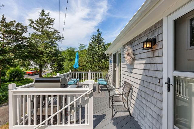 10 Briarfield Road, South Dennis, MA 02660