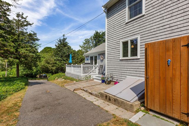 10 Briarfield Road, South Dennis, MA 02660