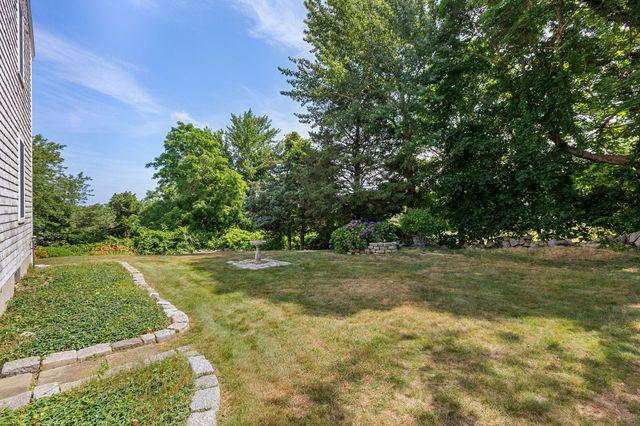 10 Briarfield Road, South Dennis, MA 02660