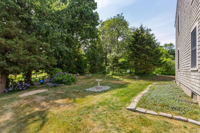 10 Briarfield Road, South Dennis, MA 02660