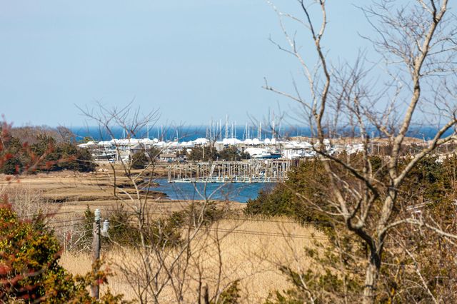 10 Briarfield Road, South Dennis, MA 02660