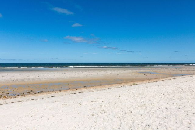 10 Briarfield Road, South Dennis, MA 02660