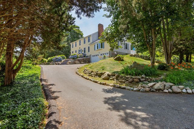 10 Briarfield Road, South Dennis, MA 02660