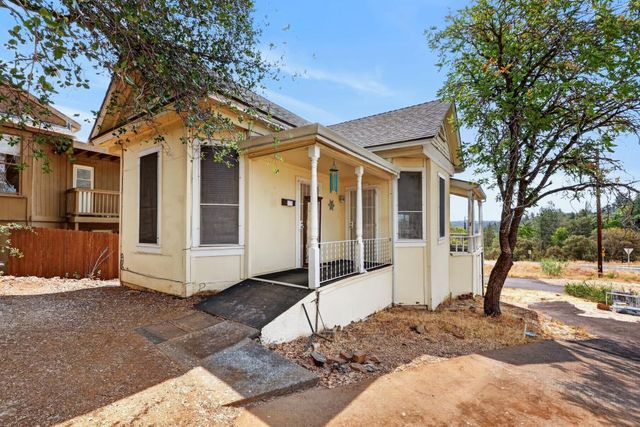 100 Aeolia Dr, Auburn, CA 95603