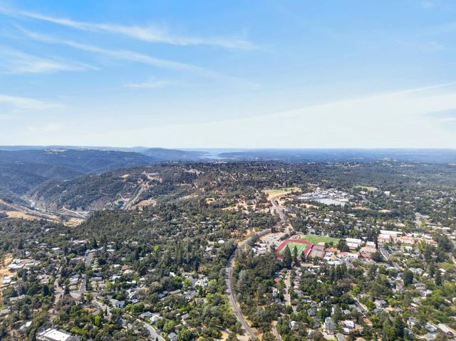100 Aeolia Dr, Auburn, CA 95603