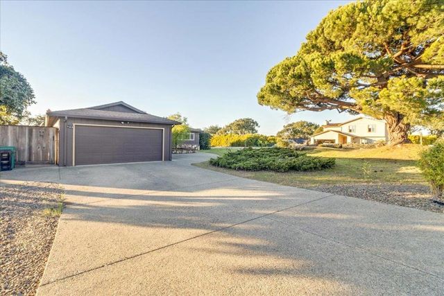 15175 Oak Hills Drive, Salinas, CA 93907