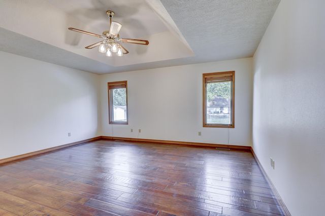 925 Gene Taylor Drive, Carthage, MO 64836