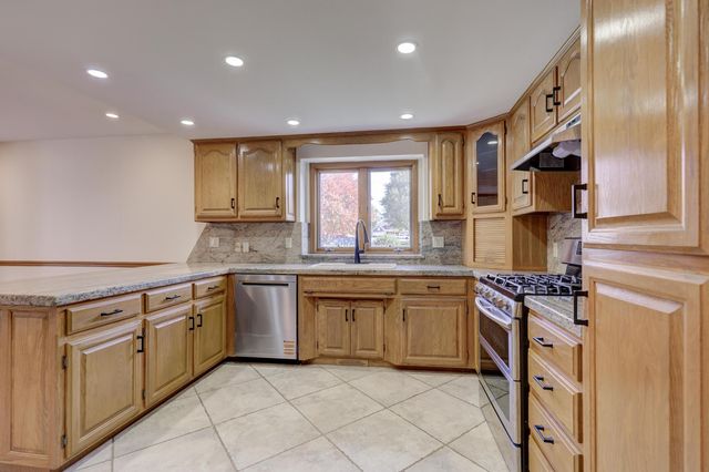 925 Gene Taylor Drive, Carthage, MO 64836