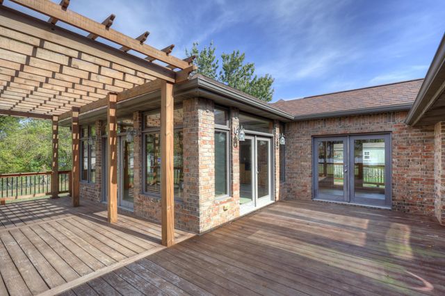 925 Gene Taylor Drive, Carthage, MO 64836