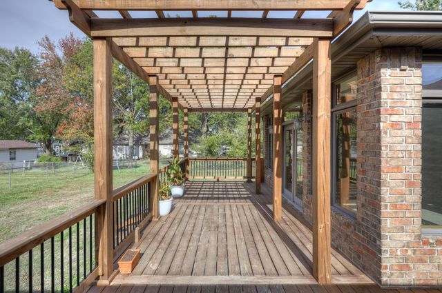 925 Gene Taylor Drive, Carthage, MO 64836