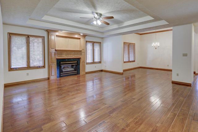 925 Gene Taylor Drive, Carthage, MO 64836