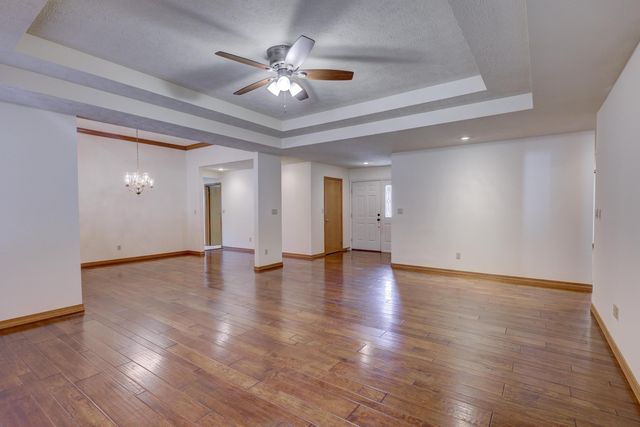 925 Gene Taylor Drive, Carthage, MO 64836