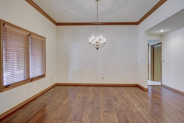 925 Gene Taylor Drive, Carthage, MO 64836