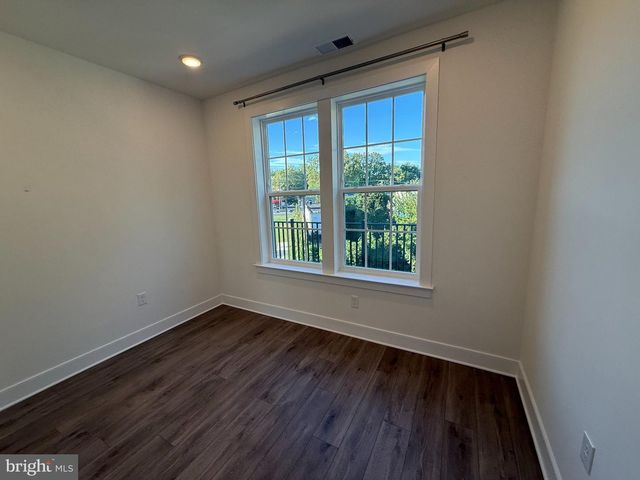 10824 CEDAR AVE, Fairfax, VA 22030
