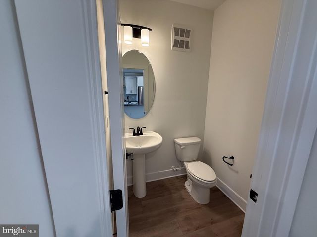 10824 CEDAR AVE, Fairfax, VA 22030