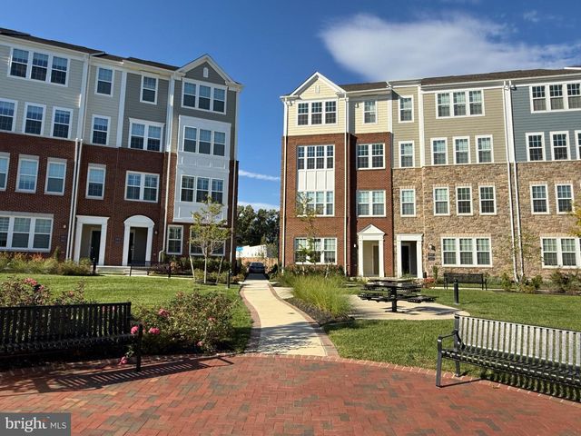 10824 CEDAR AVE, Fairfax, VA 22030