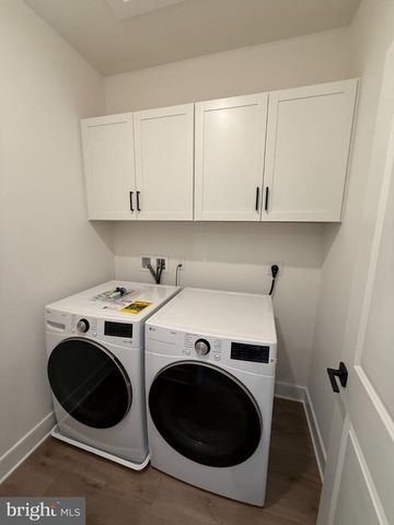 10824 CEDAR AVE, Fairfax, VA 22030