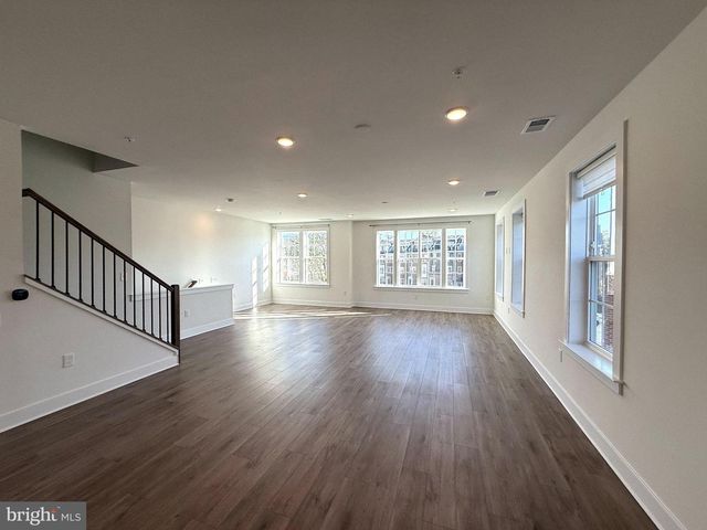 10824 CEDAR AVE, Fairfax, VA 22030