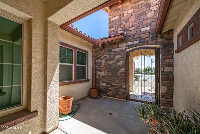 5263 S JOSHUA TREE Lane, Gilbert, AZ 85298