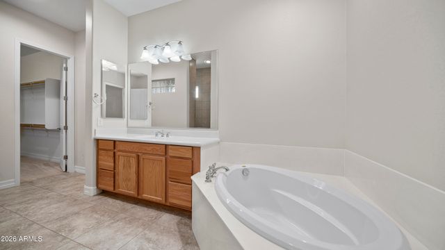 5263 S JOSHUA TREE Lane, Gilbert, AZ 85298