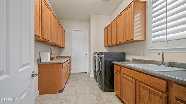 5263 S JOSHUA TREE Lane, Gilbert, AZ 85298