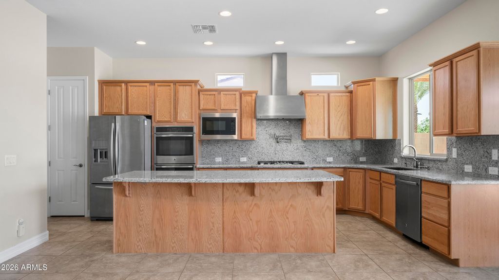 5263 S JOSHUA TREE Lane, Gilbert, AZ 85298 — photo 2
