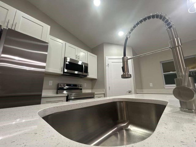 1884 W QUAKER LANE, Citrus Springs, FL 34434