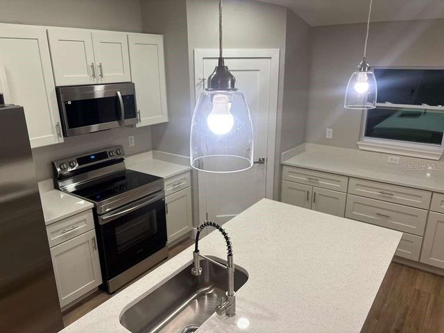 1884 W QUAKER LANE, Citrus Springs, FL 34434